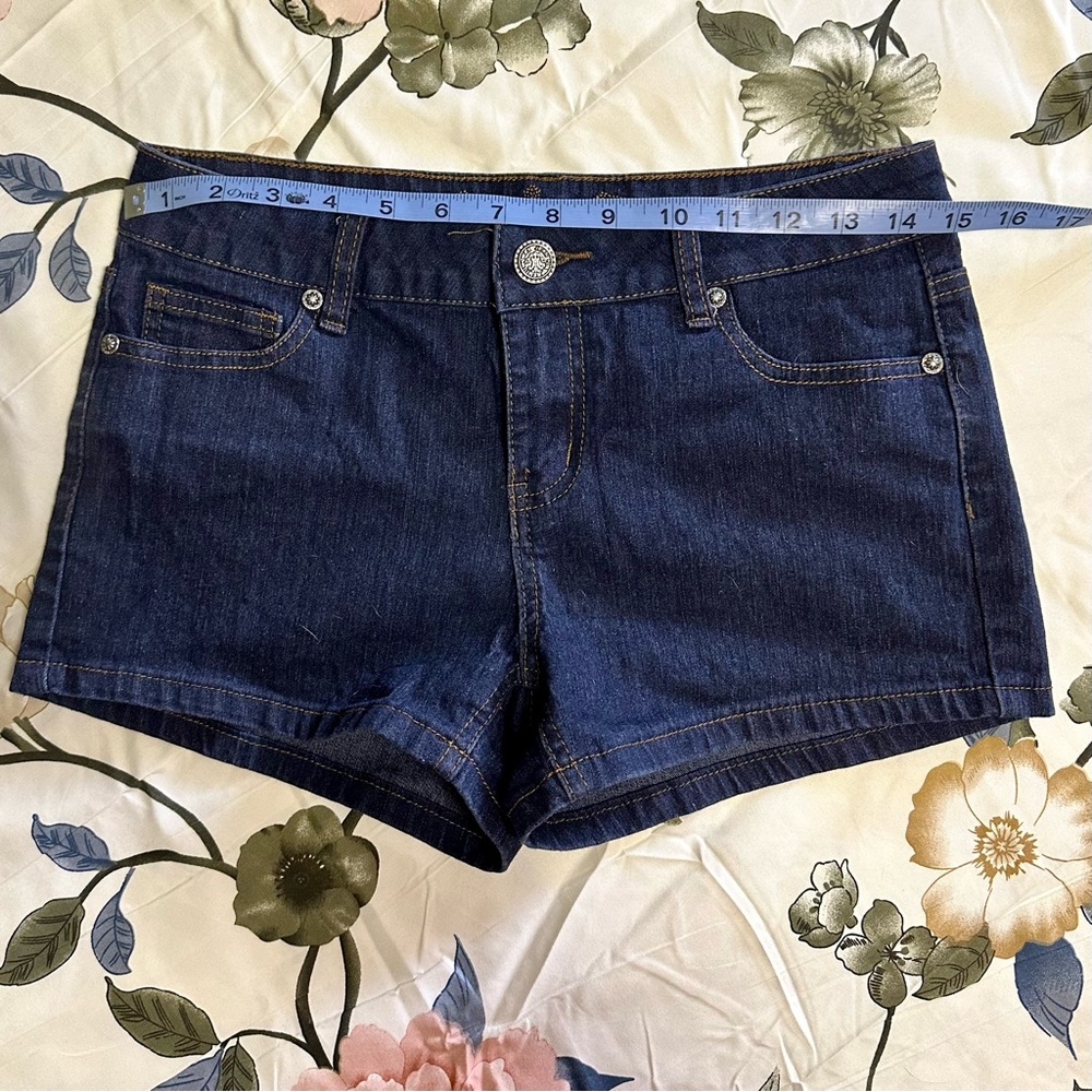 Wax Jean brand dark denim shorts size M medium.